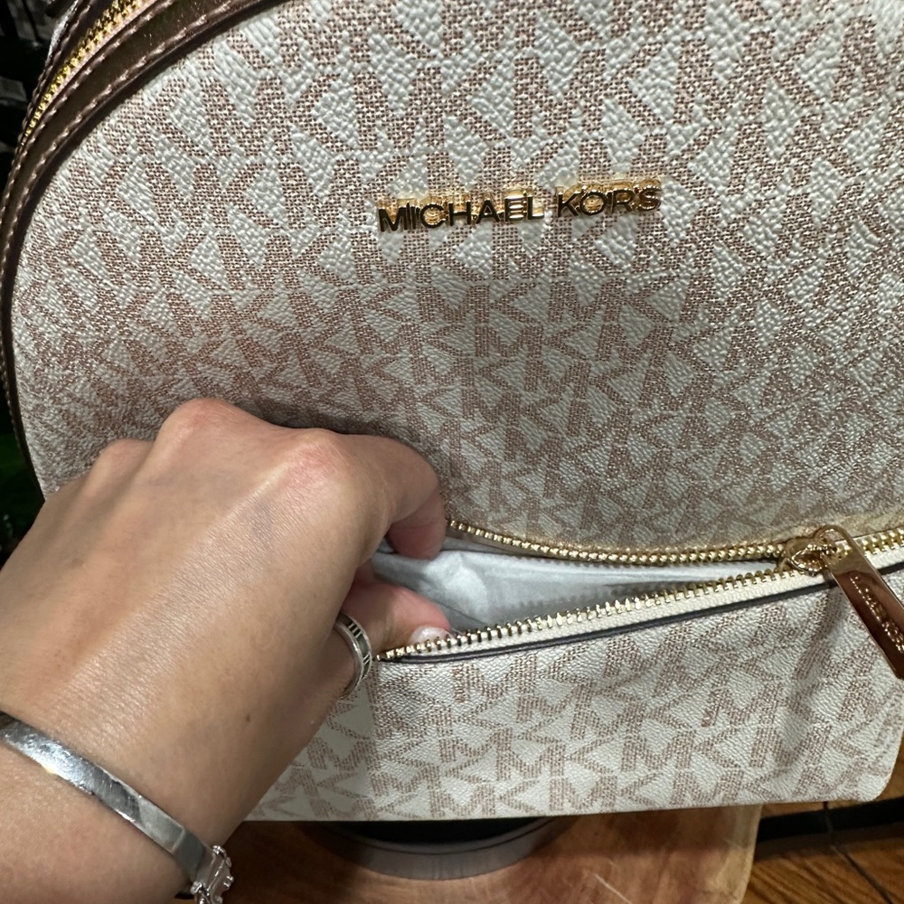 Michael Kors Sheila Medium Two Tone Signature Logo Backpack Rose Gold. NEW - Picture 2 of 13